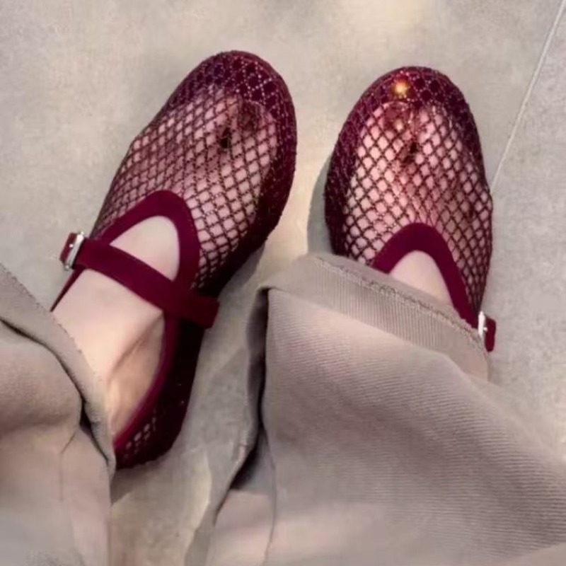 Hollow Rhinestone Baotou Sanda - Sandals ulasan dan harga